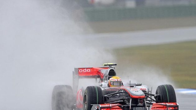 McLaren Lewise Hamiltona krátce před nehodou. McLaren Lewise Hamiltona krátce před nehodou.