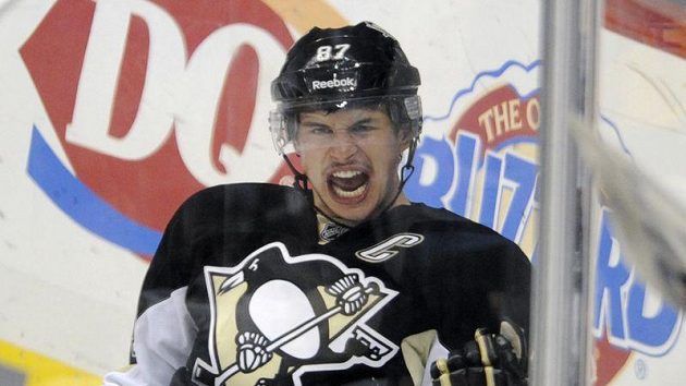 Sidney Crosby vstřelil první gól po návratu. Radost měl obrovskou. Sidney Crosby vstřelil první gól po návratu. Radost měl obrovskou.