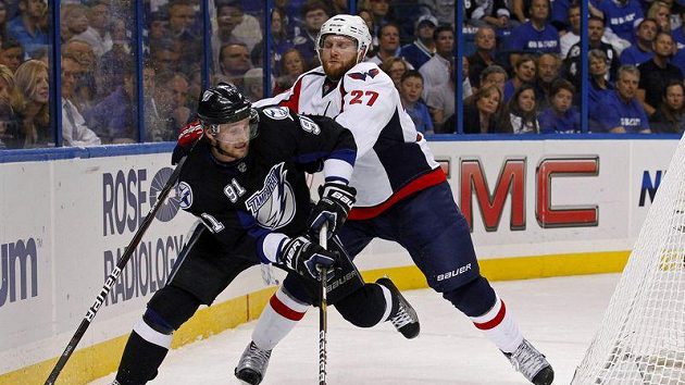 Steven Stamkos (vlevo). Steven Stamkos (vlevo).