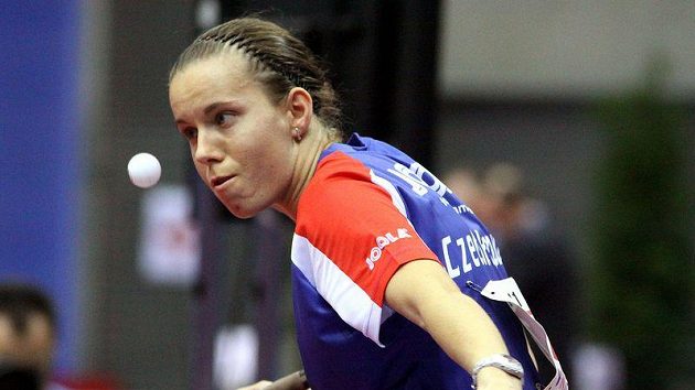 Iveta Vacenovská při utkání s Veronikou Pavlovičovou z Běloruska. Iveta Vacenovská při utkání s Veronikou Pavlovičovou z Běloruska.