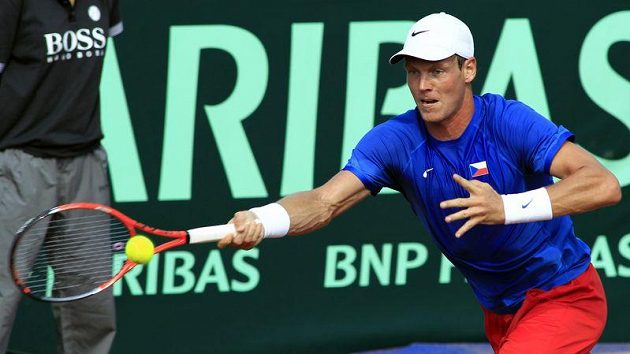 Tomáš Berdych v zápase Davis Cupu proti Rumunsku. Tomáš Berdych v zápase Davis Cupu proti Rumunsku.