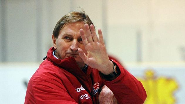 Trenér českých hokejistů Alois Hadamczik Trenér českých hokejistů Alois Hadamczik