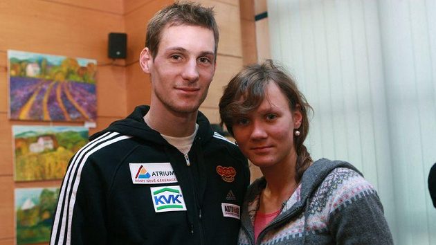 Martin Jakš s přítelkyní Helenou Kreuzigerovou, sestrou vynikajícího cyklisty Romana Kreuzigera. Martin Jakš s přítelkyní Helenou Kreuzigerovou, sestrou vynikajícího cyklisty Romana Kreuzigera.