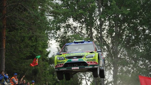 Jari-Matti Latvala s vozem Ford Focus WRC na trati Finské rallye. Jari-Matti Latvala s vozem Ford Focus WRC na trati Finské rallye.