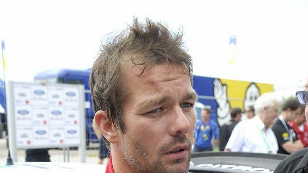 Francouzský jezdec týmu Citroën Sébastien Loeb. Francouzský jezdec týmu Citroën Sébastien Loeb.