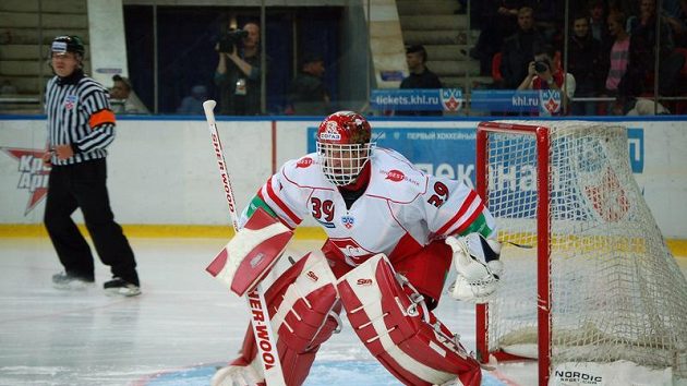 Brankář Spartaku Moskva Dominik Hašek Brankář Spartaku Moskva Dominik Hašek