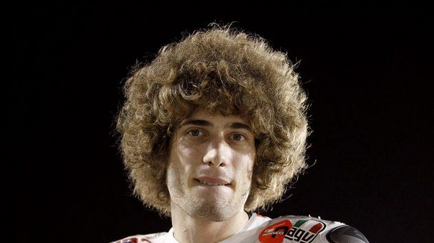 Marco Simoncelli na snímku z dubna 2010. Marco Simoncelli na snímku z dubna 2010.