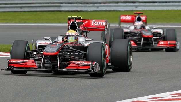 Stáj McLaren má k titulu nejdál. Naděje Lewise Hamiltona ale stále žije. Stáj McLaren má k titulu nejdál. Naděje Lewise Hamiltona ale stále žije.
