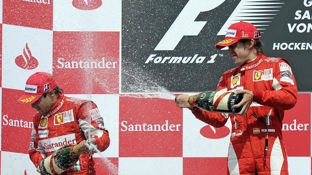 Piloti Ferrari chtějí navázat na triumf z Hockenheimu. Tentokrát bez skandálu. Piloti Ferrari chtějí navázat na triumf z Hockenheimu. Tentokrát bez skandálu.