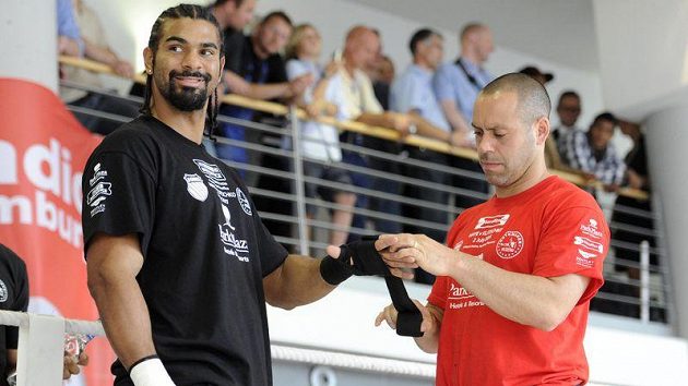 David Haye (vlevo) se svým koučem David Haye (vlevo) se svým koučem