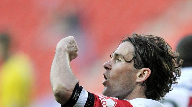 Záložník Slavie Karol Kisel se raduje z branky a z toho, že jeho tým zase ukázal charakter. Záložník Slavie Karol Kisel se raduje z branky a z toho, že jeho tým zase ukázal charakter.