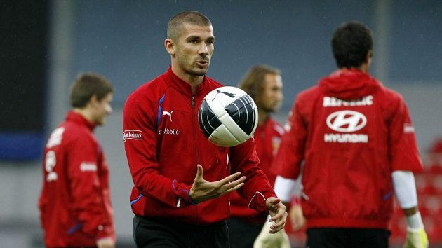 Jan Rezek (vpředu) na tréninku české reprezentace. Jan Rezek (vpředu) na tréninku české reprezentace.
