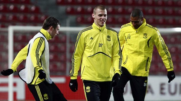 Liverpoolský Martin Škrtel na tréninku před utkáním Sparty s Liverpoolem. Liverpoolský Martin Škrtel na tréninku před utkáním Sparty s Liverpoolem.