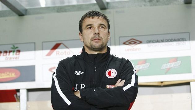 Kouč Michal Petrouš se těší do Čelákovic na diváky. Kouč Michal Petrouš se těší do Čelákovic na diváky.