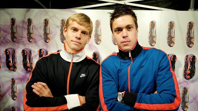 Baníkovec Matěj Vydra (vlevo) a sparťan Václav Kadlec - kdo s koho? Baníkovec Matěj Vydra (vlevo) a sparťan Václav Kadlec - kdo s koho?