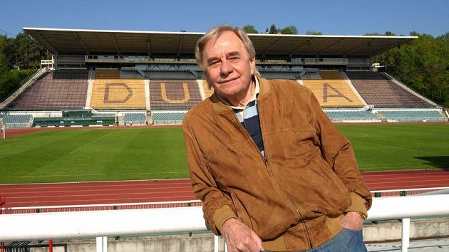 Na Julisku chodí Ivo Urban i nyní, kdy Dukla bojuje o návrat do nejvyšší soutěže. Na Julisku chodí Ivo Urban i nyní, kdy Dukla bojuje o návrat do nejvyšší soutěže.