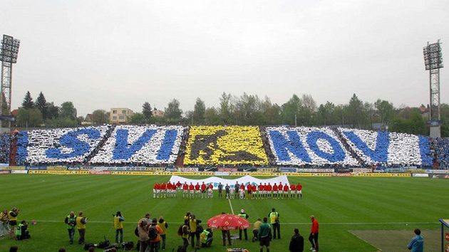 Baník a Sparta nastupují. Baník a Sparta nastupují.
