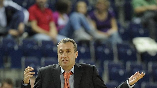 Trenér basketbalistů Nymburka Ron Ginzburg Trenér basketbalistů Nymburka Ron Ginzburg