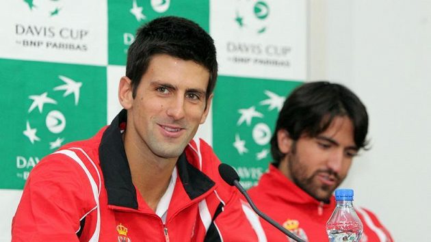 Novak Djokovič (vlevo) a Janko Tipsarevič na tiskové konferenci Novak Djokovič (vlevo) a Janko Tipsarevič na tiskové konferenci