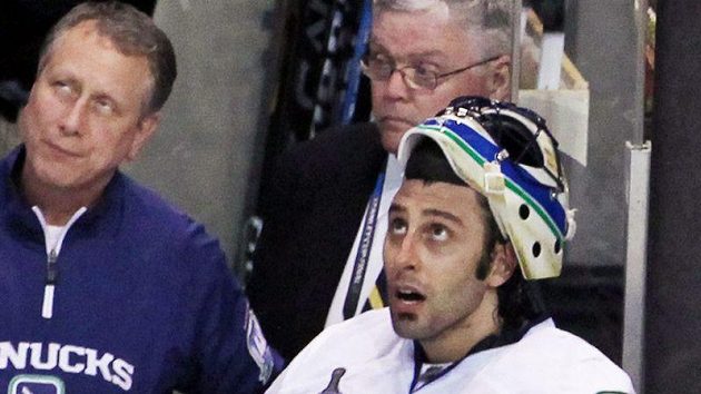 Ilustrační foto. Možným novinkám v pravidlech se bude třeba divit brankář Roberto Luongo. Ilustrační foto. Možným novinkám v pravidlech se bude třeba divit brankář Roberto Luongo.