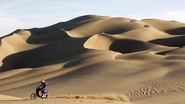 Portugalec Ruben Faria při sedmé etapě Ralyle Dakar. Portugalec Ruben Faria při sedmé etapě Ralyle Dakar.
