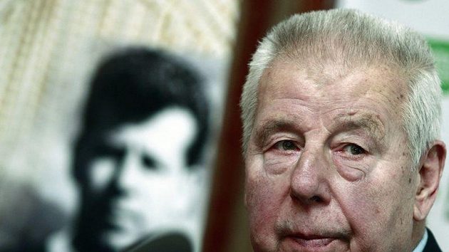 Josef Masopust se připravuje na oslavu svých 80. narozenin. Josef Masopust se připravuje na oslavu svých 80. narozenin.