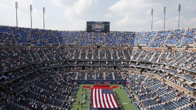 Ceremoniál před mužským finále US Open. Ceremoniál před mužským finále US Open.