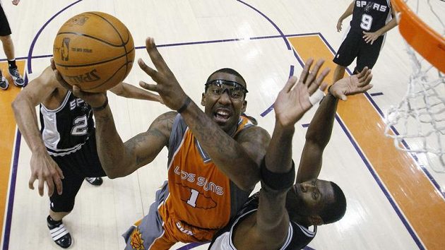 Amare Stoudemire (vlevo) z Phoenixu byl nejlepším hráčem na palubovce. Amare Stoudemire (vlevo) z Phoenixu byl nejlepším hráčem na palubovce.