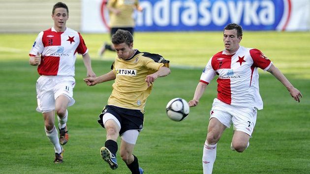 Zdeněk Folprecht z Brna mezi Matějem Fialou (vlevo) a Janem Hromkem z Kroměříže Zdeněk Folprecht z Brna mezi Matějem Fialou (vlevo) a Janem Hromkem z Kroměříže