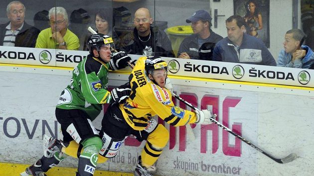 Jan Bojer z Litvínova (vpravo) před Chaloupkou z Mladé Boleslavi Jan Bojer z Litvínova (vpravo) před Chaloupkou z Mladé Boleslavi
