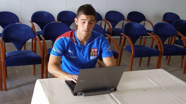 Český reprezentant Lukáš Vácha odpovídal čtenářům Sport.cz. Český reprezentant Lukáš Vácha odpovídal čtenářům Sport.cz.