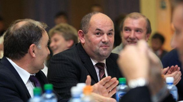Nový předseda fotbalového svazu Miroslav Pelta po svém zvolení Nový předseda fotbalového svazu Miroslav Pelta po svém zvolení