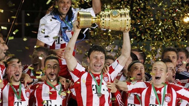 Fotbalisté Bayernu mohou přidat třetí vítěznou trofej v sezóně - ilustrační foto. Fotbalisté Bayernu mohou přidat třetí vítěznou trofej v sezóně - ilustrační foto.