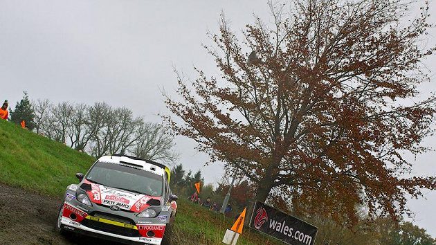 Martin Prokop s vozem Ford Fiesta WRC na trati Britské rallye. Martin Prokop s vozem Ford Fiesta WRC na trati Britské rallye.