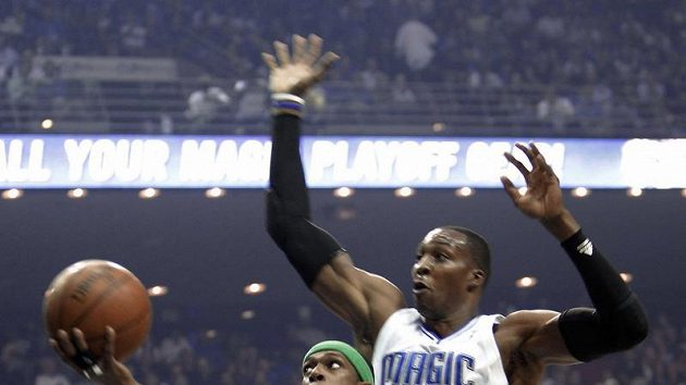 Rajon Rondo (9) patřil k nejlepším hráčům Bostonu. Rajon Rondo (9) patřil k nejlepším hráčům Bostonu.