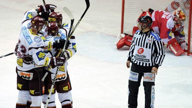 Povede se manažerům hokejovou extraligu uzavřít? Povede se manažerům hokejovou extraligu uzavřít?