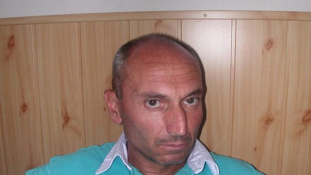 Trenér fotbalistů Mostu Jorge Aňon. Trenér fotbalistů Mostu Jorge Aňon.