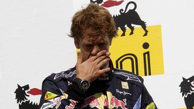 Sebastian Vettel zpytuje svědomí. Sebastian Vettel zpytuje svědomí.