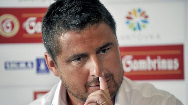 Trenér Zdeněk Psotka v Olomouci předčasně skončil. Trenér Zdeněk Psotka v Olomouci předčasně skončil.