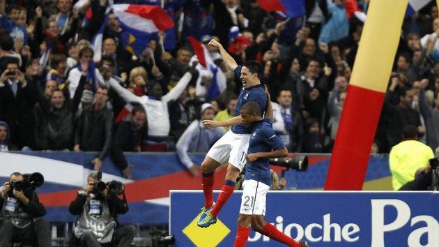 Samir Nasri oslavuje proměněnou penaltu, která poslala Francii na Euro Samir Nasri oslavuje proměněnou penaltu, která poslala Francii na Euro