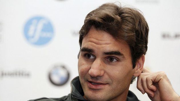 Roger Federer na tiskové konferenci. Roger Federer na tiskové konferenci.