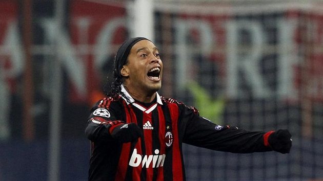 Ronaldinho v dresu AC Milán. Ronaldinho v dresu AC Milán.