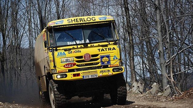 Aleš Loprais s kamiónem Tatra na trati 2. etapy Středoevropské rallye. Aleš Loprais s kamiónem Tatra na trati 2. etapy Středoevropské rallye.