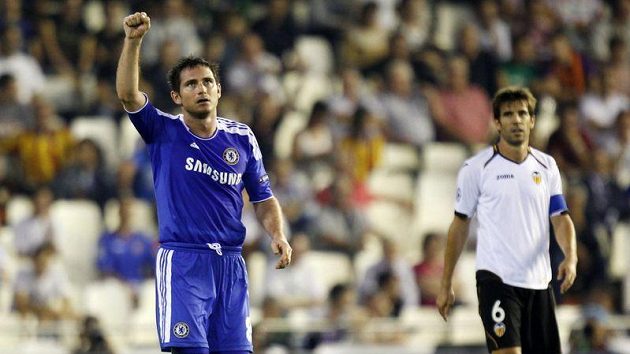 Frank Lampard oslavil svůj 350. zápas v dresu Chelsea hattrickem Frank Lampard oslavil svůj 350. zápas v dresu Chelsea hattrickem