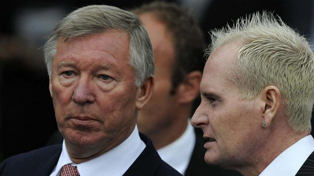 Trenér Manchesteru United Alex Ferguson a bývalý anglický reprezentant Paul Gascoigne Trenér Manchesteru United Alex Ferguson a bývalý anglický reprezentant Paul Gascoigne