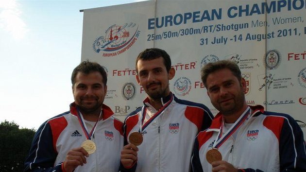 Zlatí rychlopalníci (zleva) Josef Fiala, Martin Podhráský, Martin Strnad. Zlatí rychlopalníci (zleva) Josef Fiala, Martin Podhráský, Martin Strnad.
