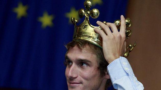 Roman Kreuziger s korunou pro vítěze ankety Král cyklistiky Roman Kreuziger s korunou pro vítěze ankety Král cyklistiky