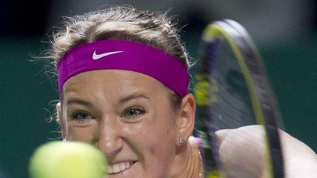 Viktoria Azarenkové při utkání proti Australance Stosurové na Turnaji mistryň v Turecku. Viktoria Azarenkové při utkání proti Australance Stosurové na Turnaji mistryň v Turecku.