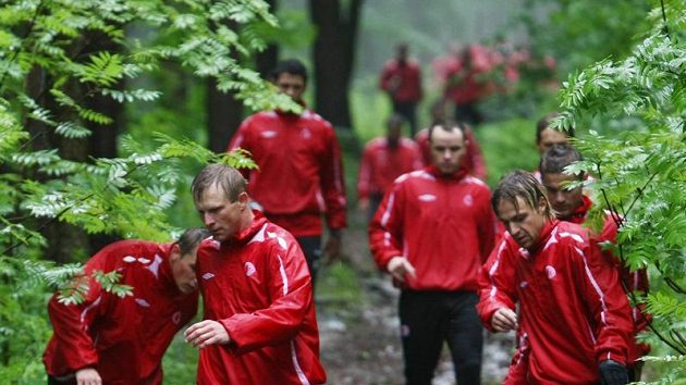 Formu na nový ročník ligy ladí i fotbalisté Slavie. Formu na nový ročník ligy ladí i fotbalisté Slavie.