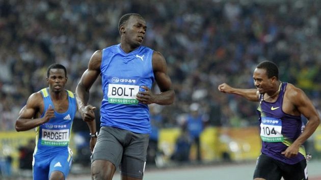 Usain Bolt nezklamal atletické fanoušky ani na mítinku v jihokorejském Tegu, kde opět vyhrál rozdílem třídy. Usain Bolt nezklamal atletické fanoušky ani na mítinku v jihokorejském Tegu, kde opět vyhrál rozdílem třídy.